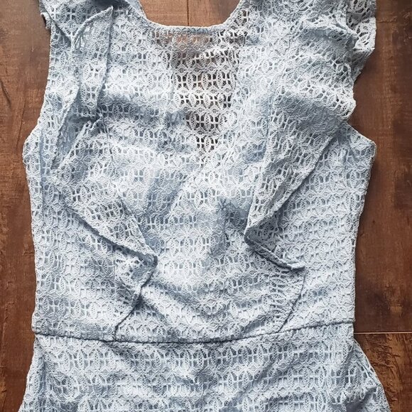 Beautiful baby blue lace dress by Guess. - Picture 9 of 11